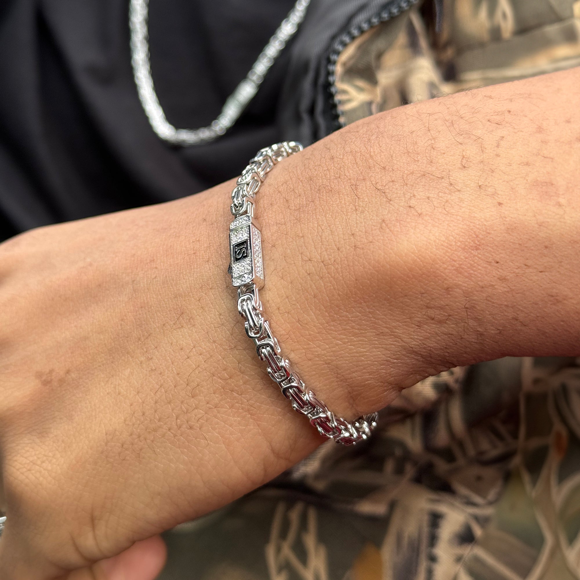 Royal Bracelet 4mm Diamond Clasp White Gold