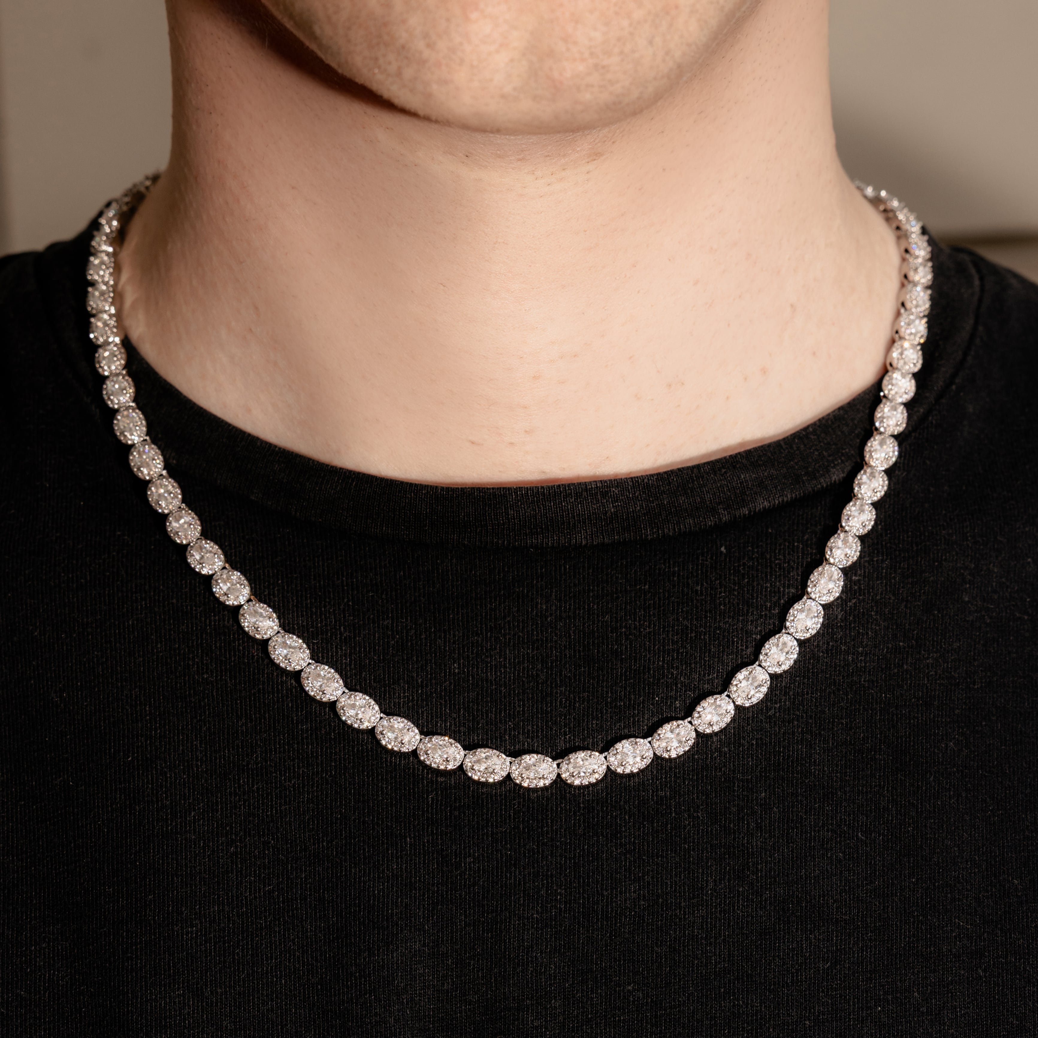 Chaîne de tennis ovale à grappes de 6 mm en or blanc