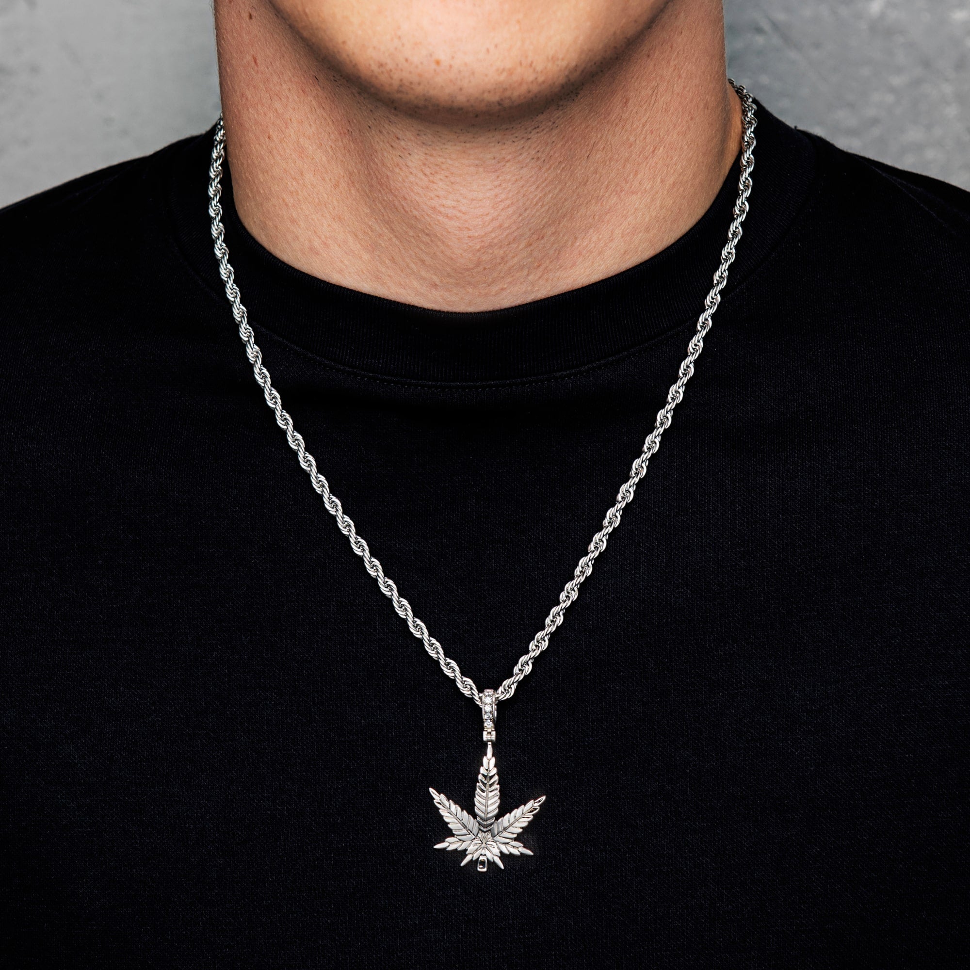 Daily Ganja Pendant White Gold