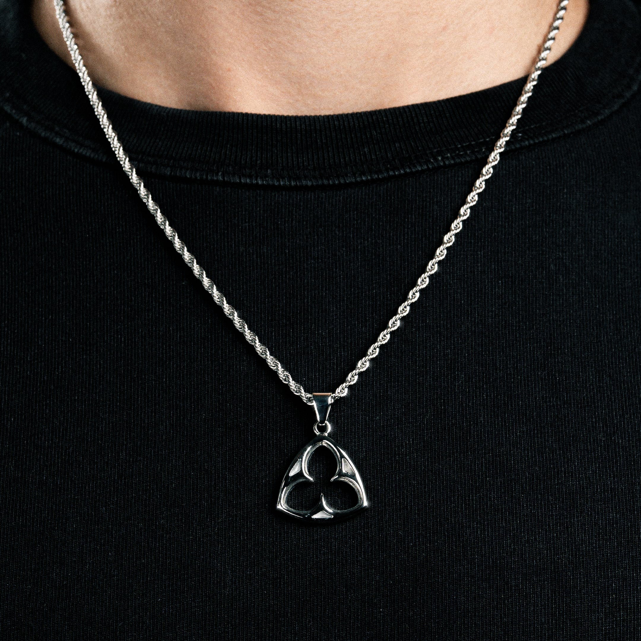 Gothic Ornament Pendant White Gold