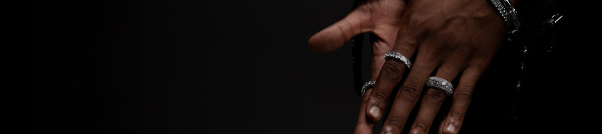 Men's gold signet rings