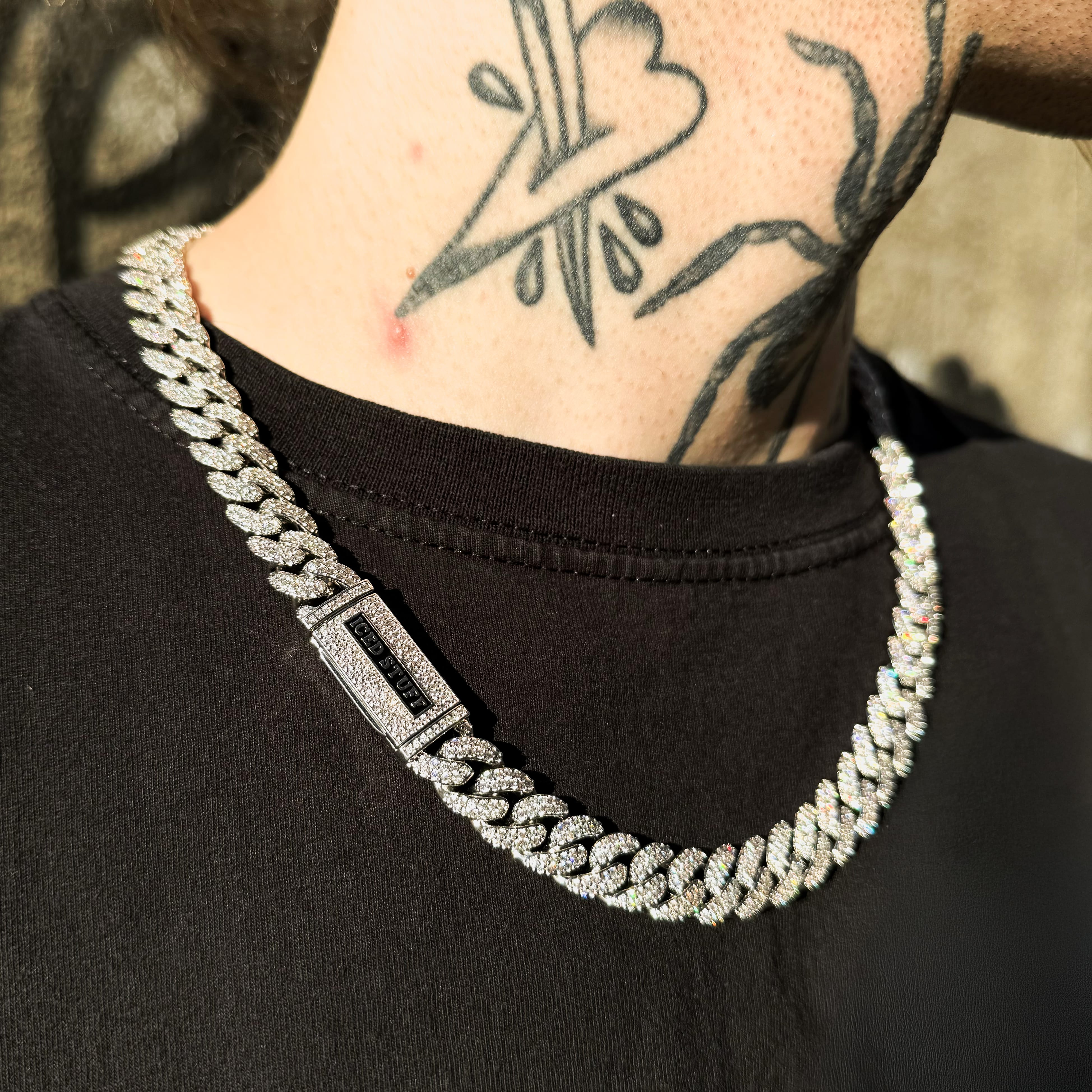 Chaîne à maillons cubains en or blanc avec diamants de qualité supérieure de 12 mm