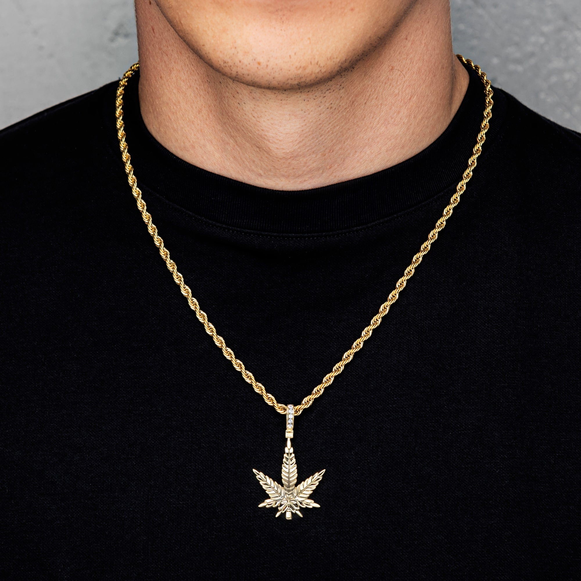 Daily Ganja Pendant Gold