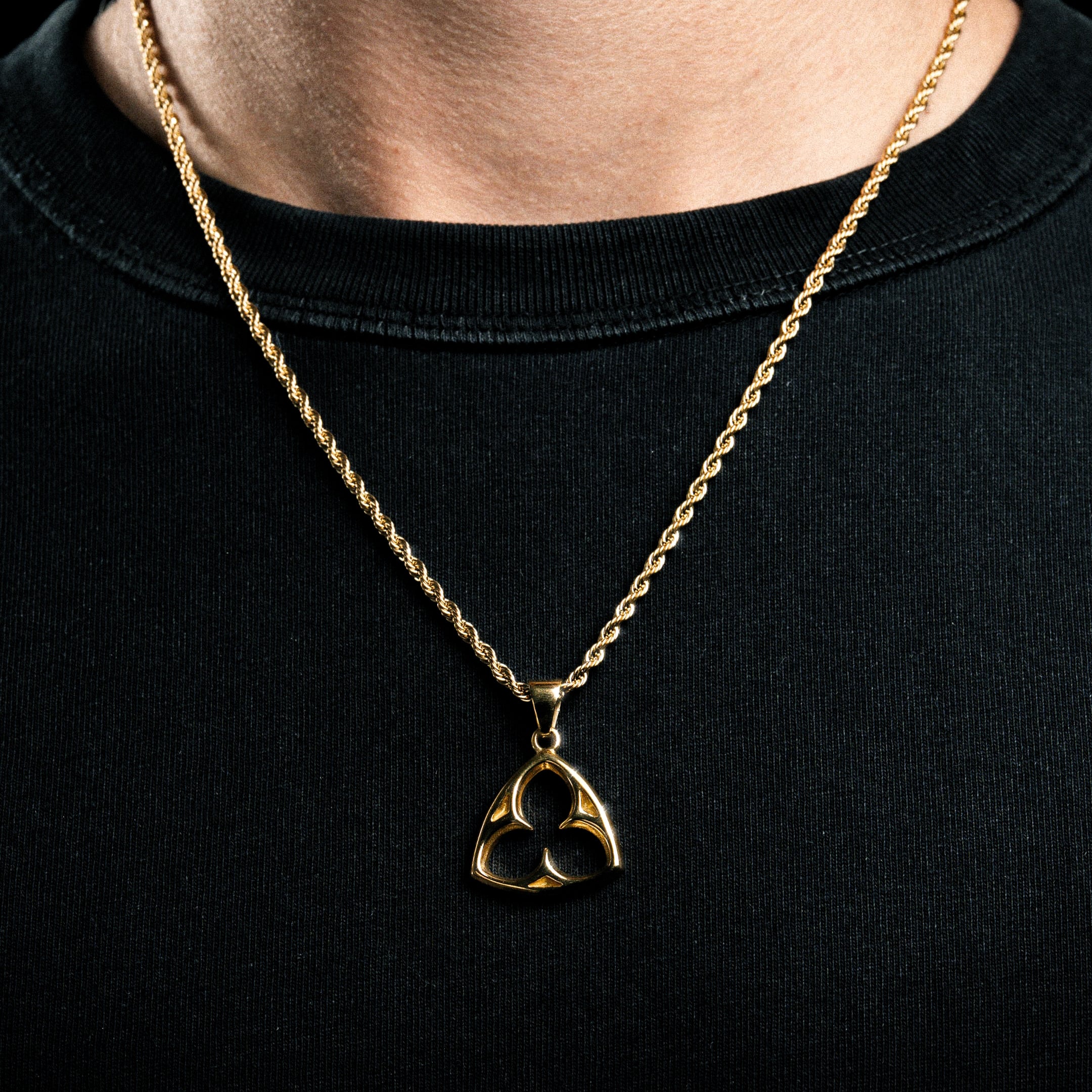 Gothic Ornament Pendant Gold
